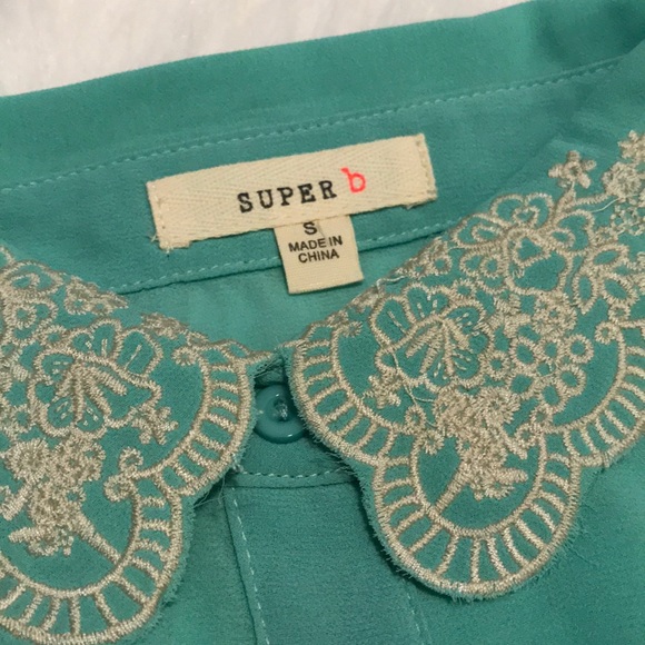 ✨ Tie-front Top ✨ - Picture 3 of 4